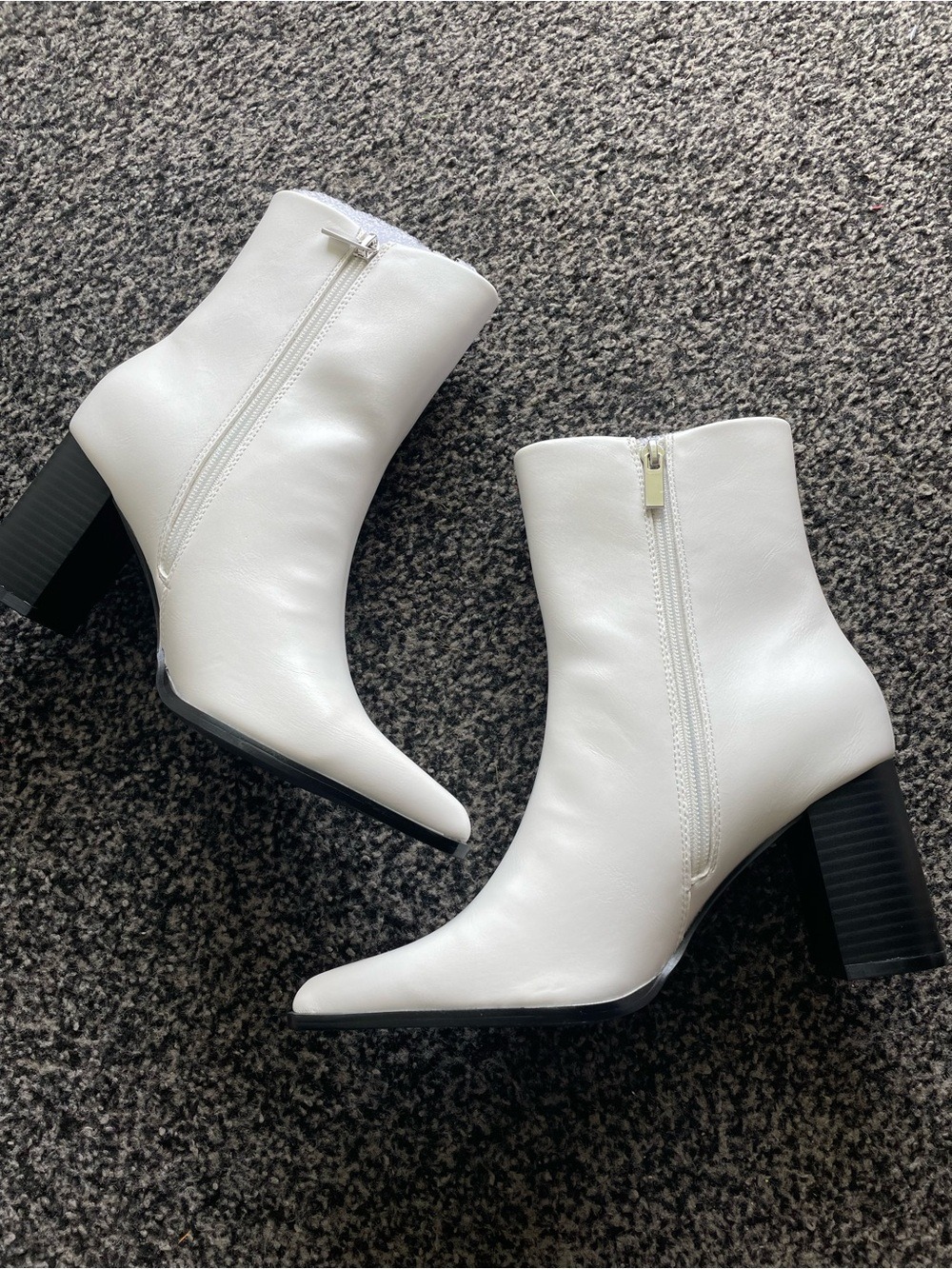 Women's White Pointed Toe Chunky Block Heel Ankle Boots